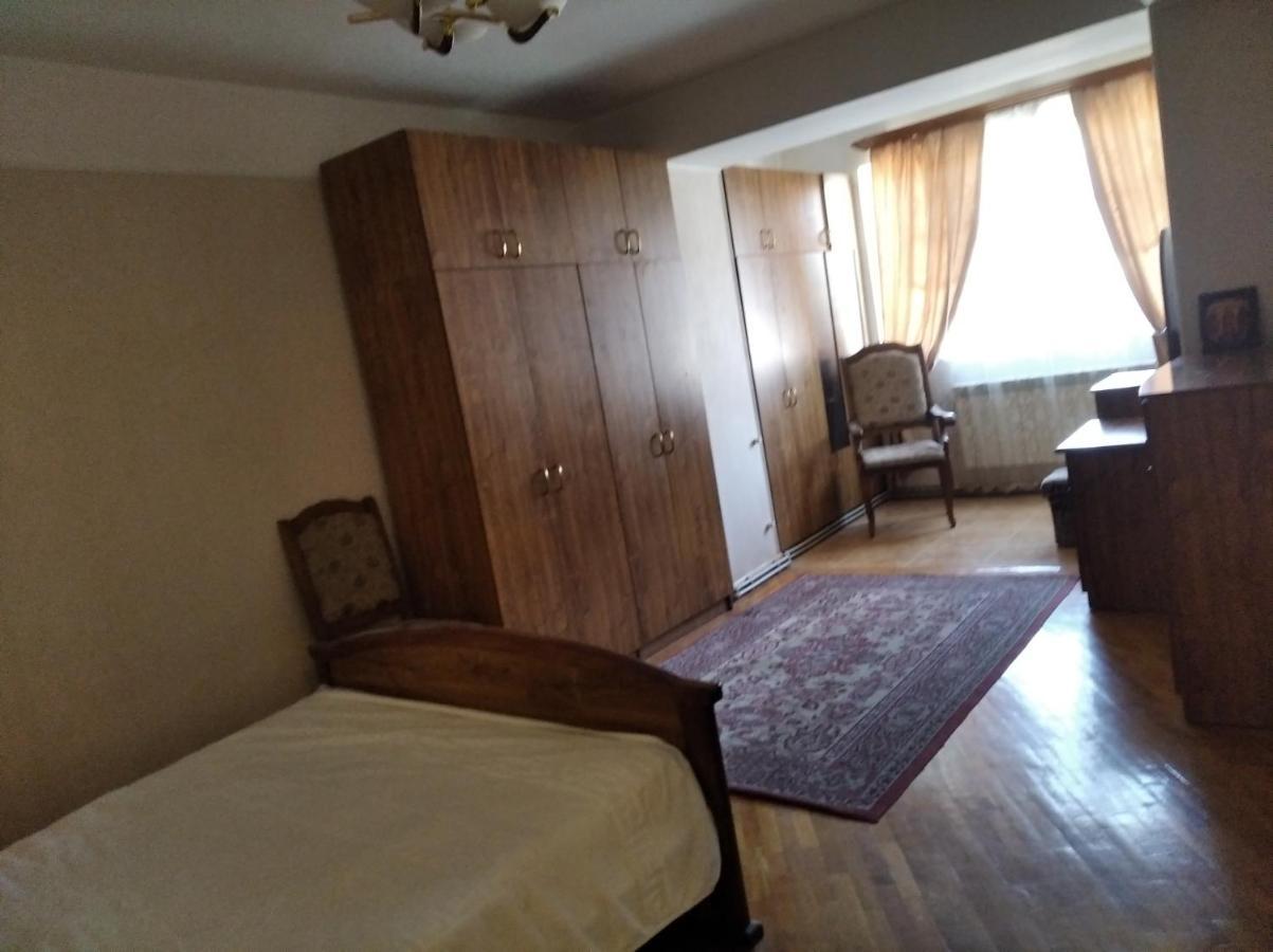 3 Room Apartment In Small Center Of Erywań Zewnętrze zdjęcie