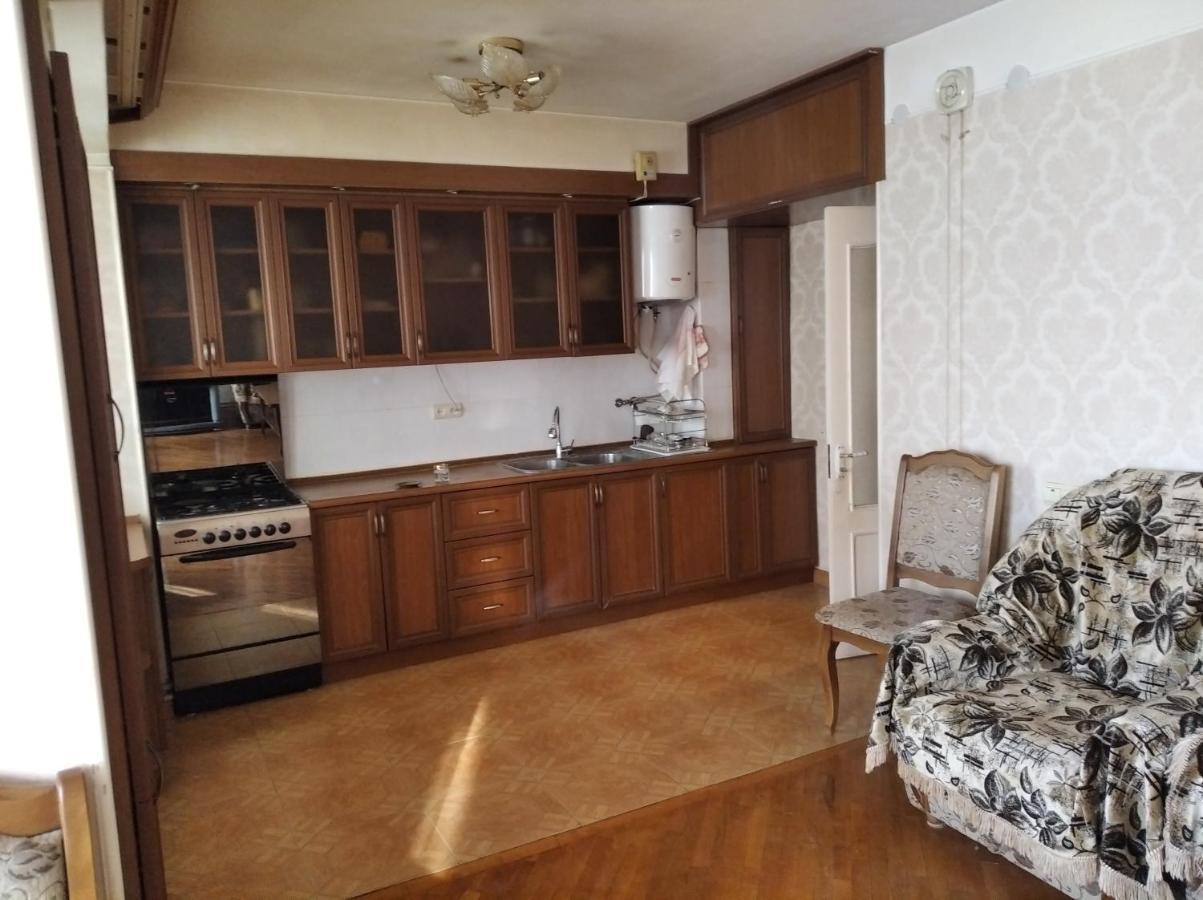 3 Room Apartment In Small Center Of Erywań Zewnętrze zdjęcie